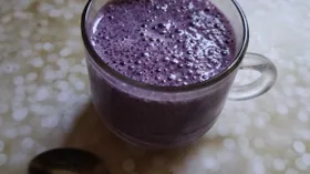 Смузи с черникой и бананом