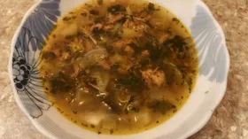 Весенние щи с молодой капустой и крапивой