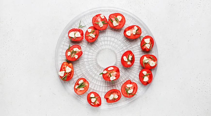 Вяленые помидоры в сушилке