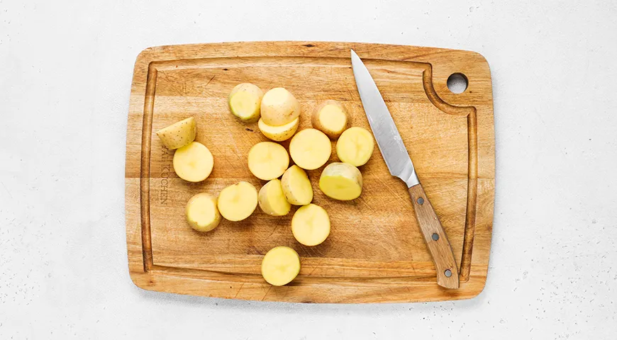 Канапе с мидиями на шпажках