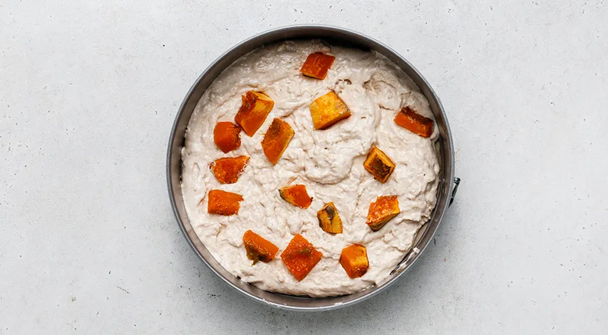 Шарлотка с тыквой и корицей