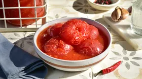 Гастроэнтеролог назвала 5 самых полезных способов заготовки помидоров на зиму