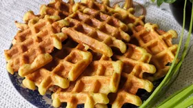 Кабачковые вафли с сыром
