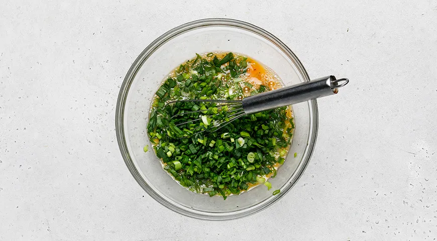 Макароны с яйцом и луком