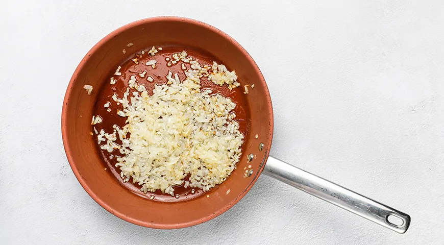 Жареная икра из свеклы на сковороде