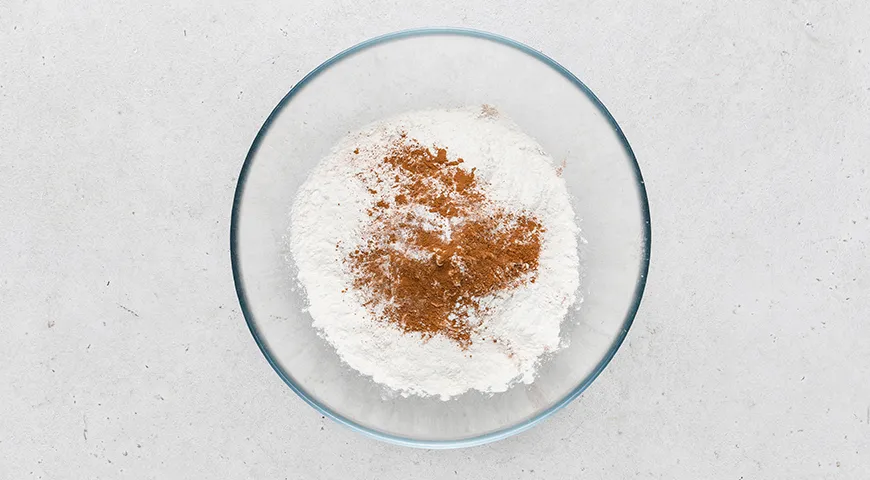 Шарлотка с тыквой и корицей