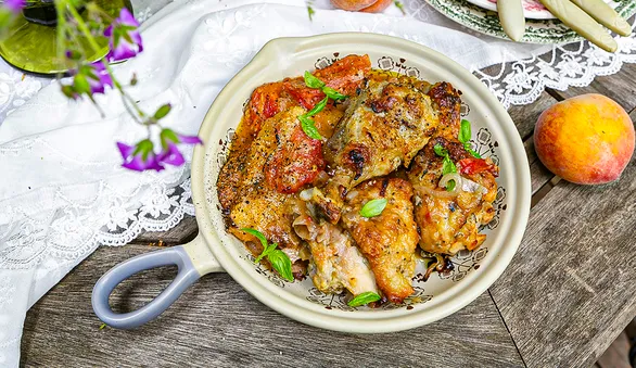 Курица с персиками в духовке