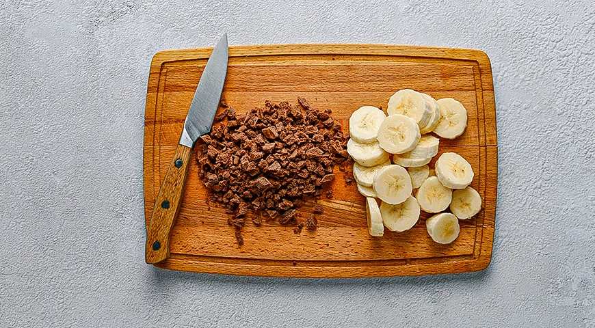 Банановый десерт  с карамелью