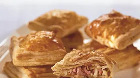 Рецепты с яйцом, сыром Российский и мясной гастрономией