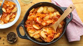 Фасоль, запеченная с овощами