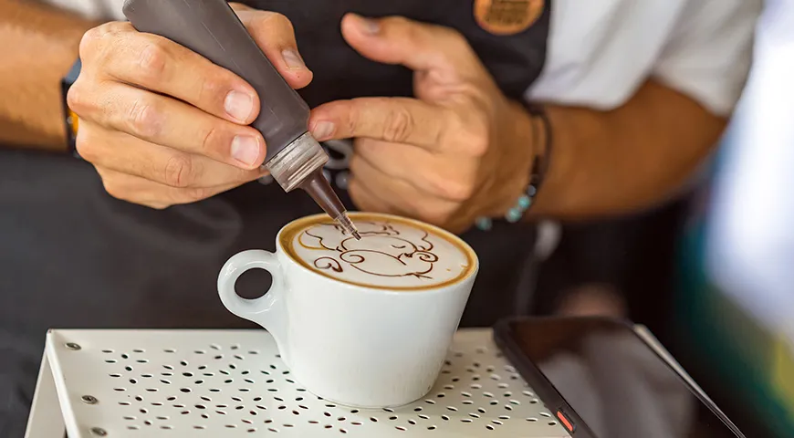 Для декора напитков используют топинг