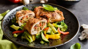 Вечеринка с курицей: праздничный стол с блюдами из курицы