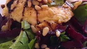 Изысканный салат с биточком из Шавру