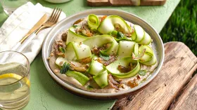 Карпаччо из кабачков с пастой из белой фасоли