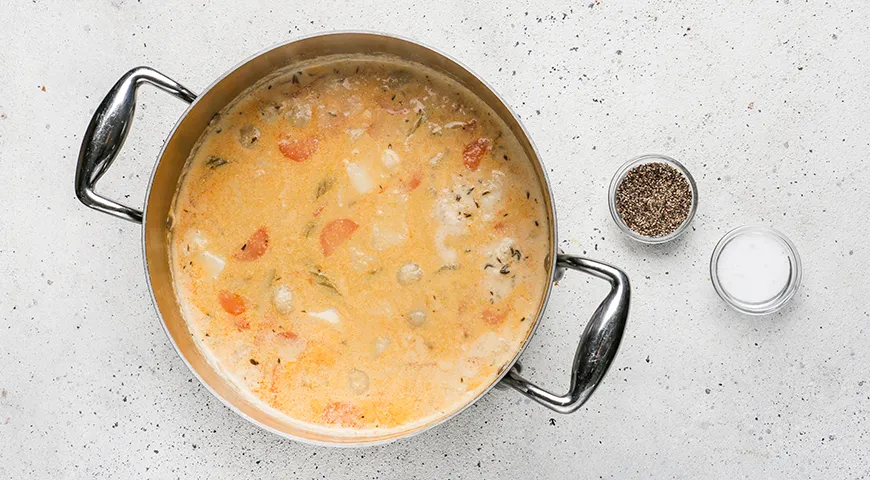 Суп чаудер с морепродуктами и сливками