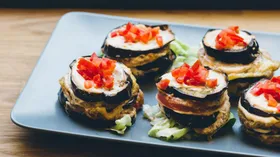 Рецепты с соусами, баклажаном и томатами