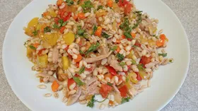 Перловка с овощами и тушенкой