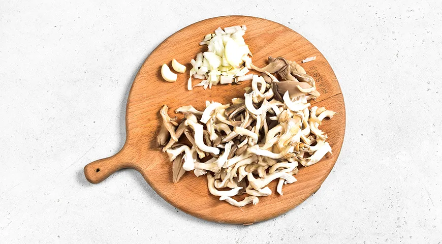 Жаренные вешенки на сковороде