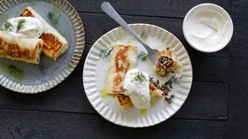 Блюдо из теста с шампиньонами