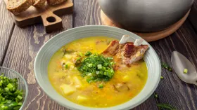 Чечевичный суп с копчеными ребрышками