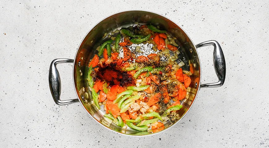 Суп чаудер с морепродуктами и сливками