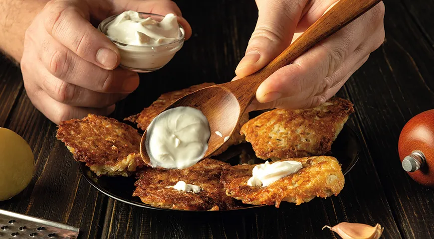 Если вы хотите получить более жирную и густую сметану, берите в качестве основы молоко шестипроцентное