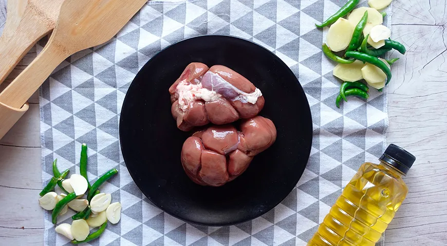 Свежие бараньи почки целиком