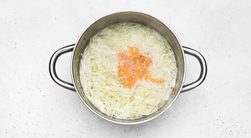 Борщ с килькой