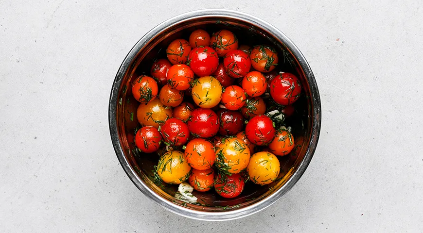 Помидоры черри быстрого приготовления с чесноком