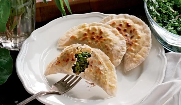 Кутабы с кинзой и тархуном
