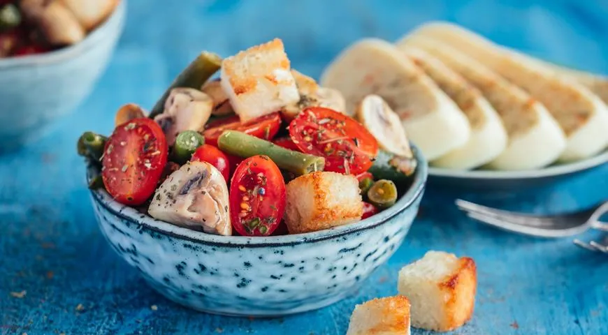 Теплый салат с фасолью и грибами - пошаговый рецепт с фото на Готовим дома