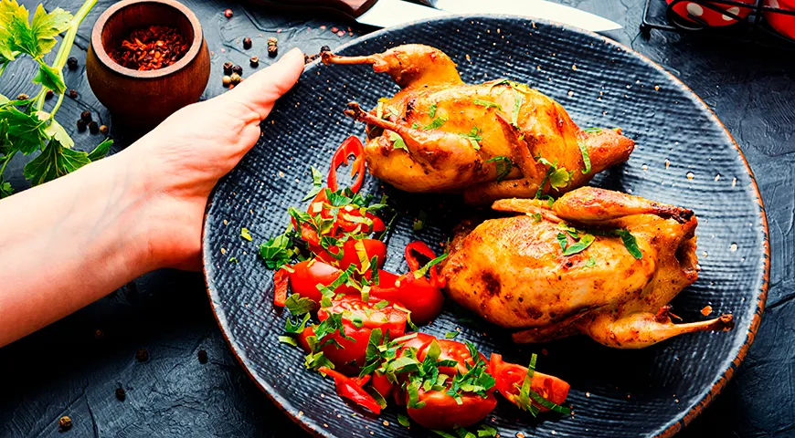 Перепелка, фаршированная таежными травами