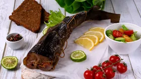Сом горячего копчения