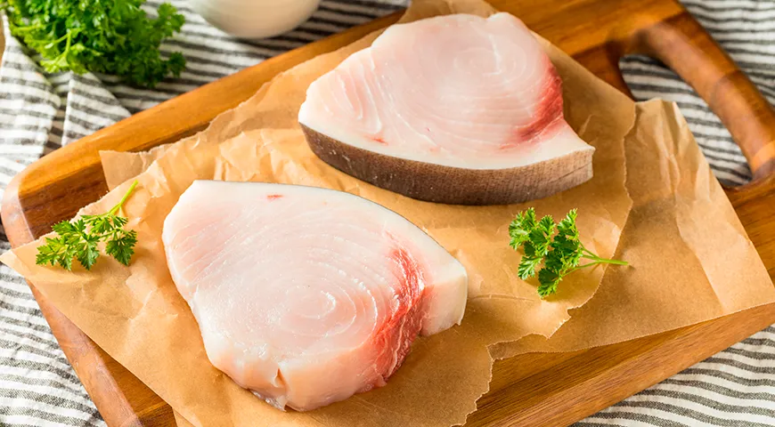 Рекомендуемая суточная норма потребления меч-рыбы для детей старше 12 лет составляет до 70 граммов 1 раз в неделю