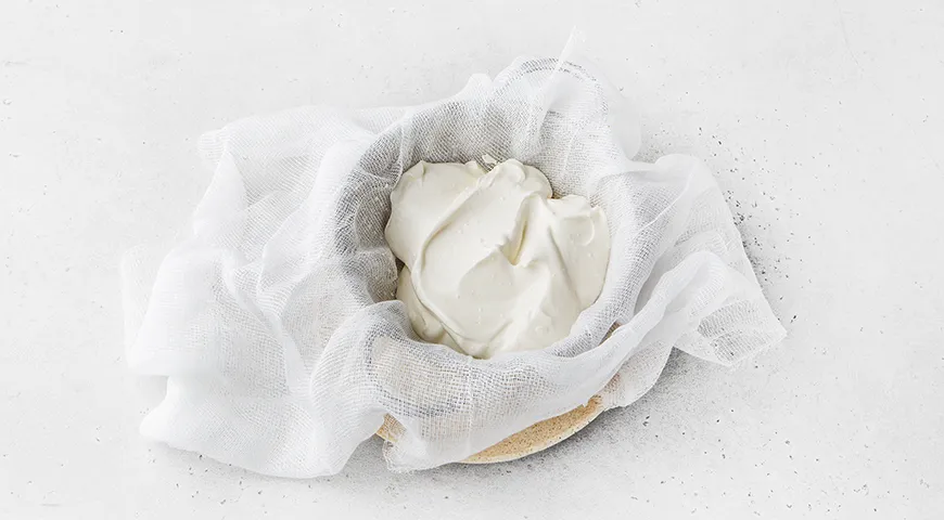 Блинный торт с кремом из сметаны и сгущенки