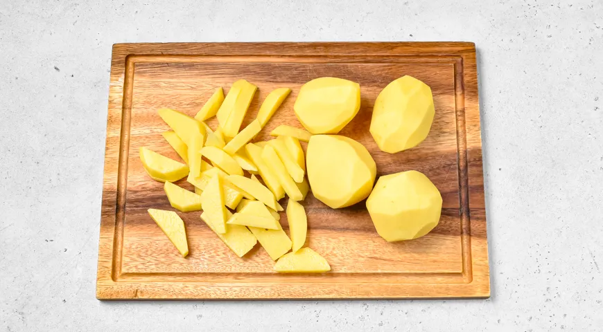 Жареная картошка с беконом и яйцом