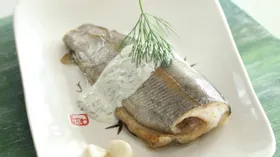 Рыба под чесночным соусом