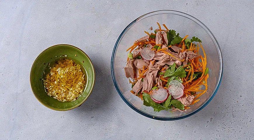 Азиатский салат из тунца