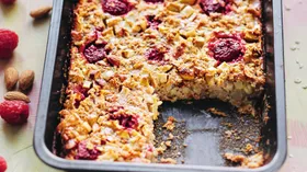 Рецепты с яйцом, яблоком и миндалём