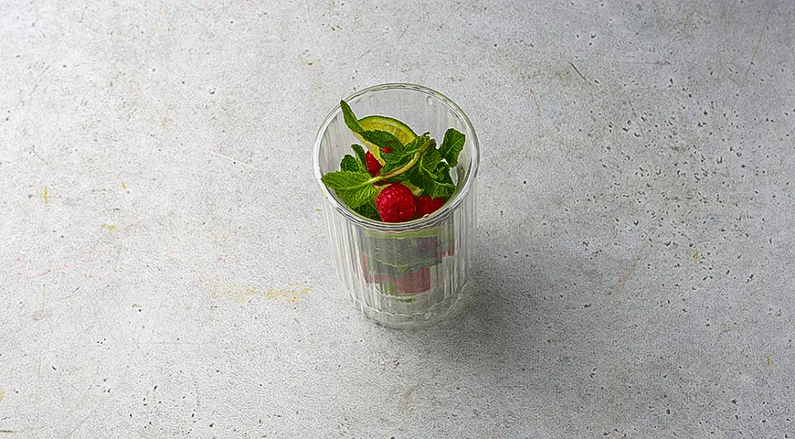 Малиновый мохито с джином