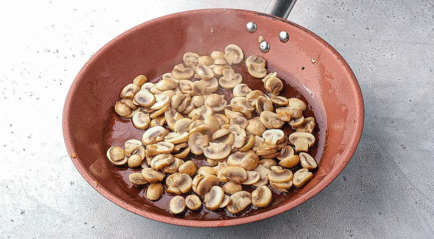 Грибной соус с пармезаном