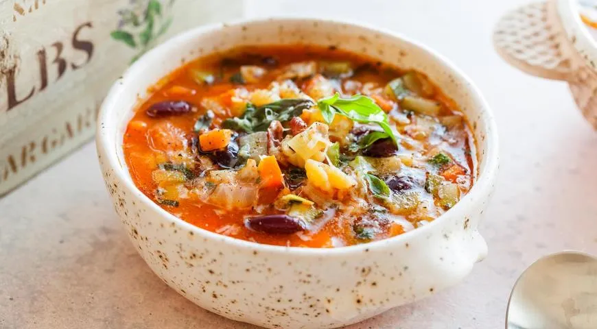 Итальянский суп минестроне