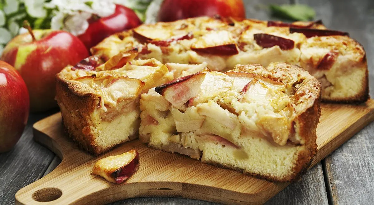 пирог с яблоками в духовке на быструю руку рецепт | Дзен
