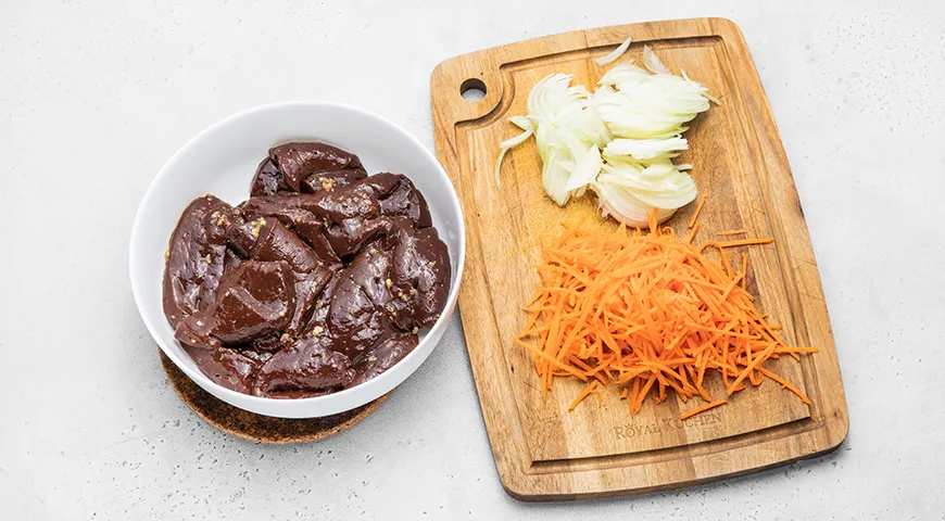 Говяжья печенка в томатном соусе