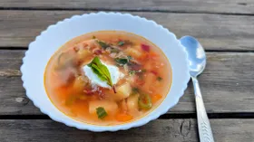 Ботвяные щи с молодой капустой