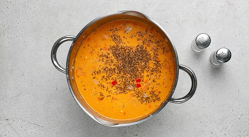 Сливочно-томатный суп с фрикадельками