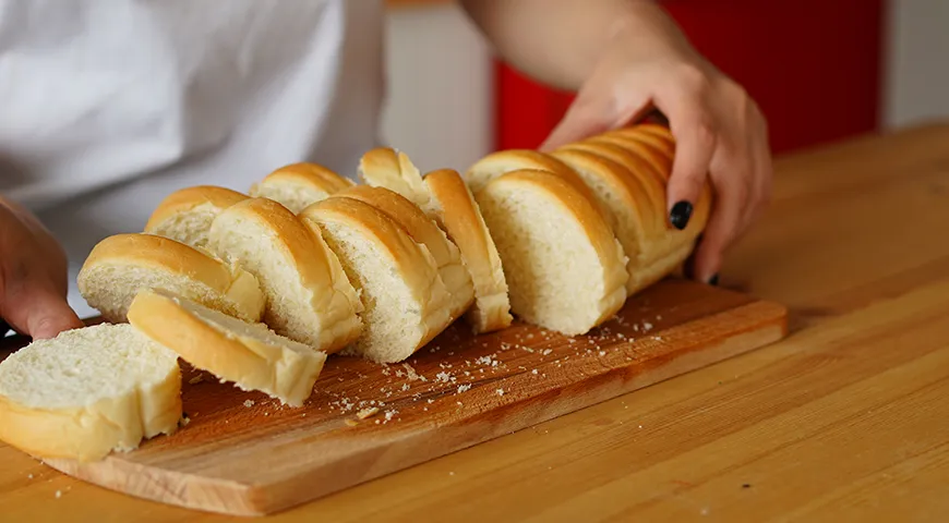 Из залежавшегося хлеба можно приготовить вкуснейшие гренки на завтрак