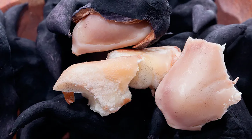 В плодах чилима много крахмала, поэтому пожилым людям рекомендуется ограничить их потребление — не более 100 граммов в день