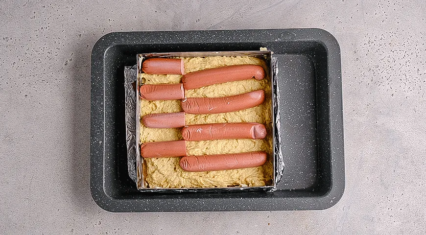 Кукурузные кексы с сосисками