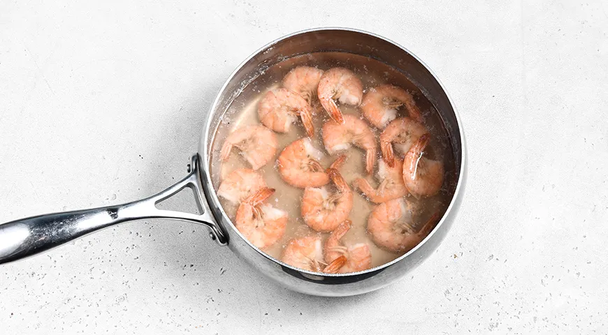 Равиоли с креветками и песто